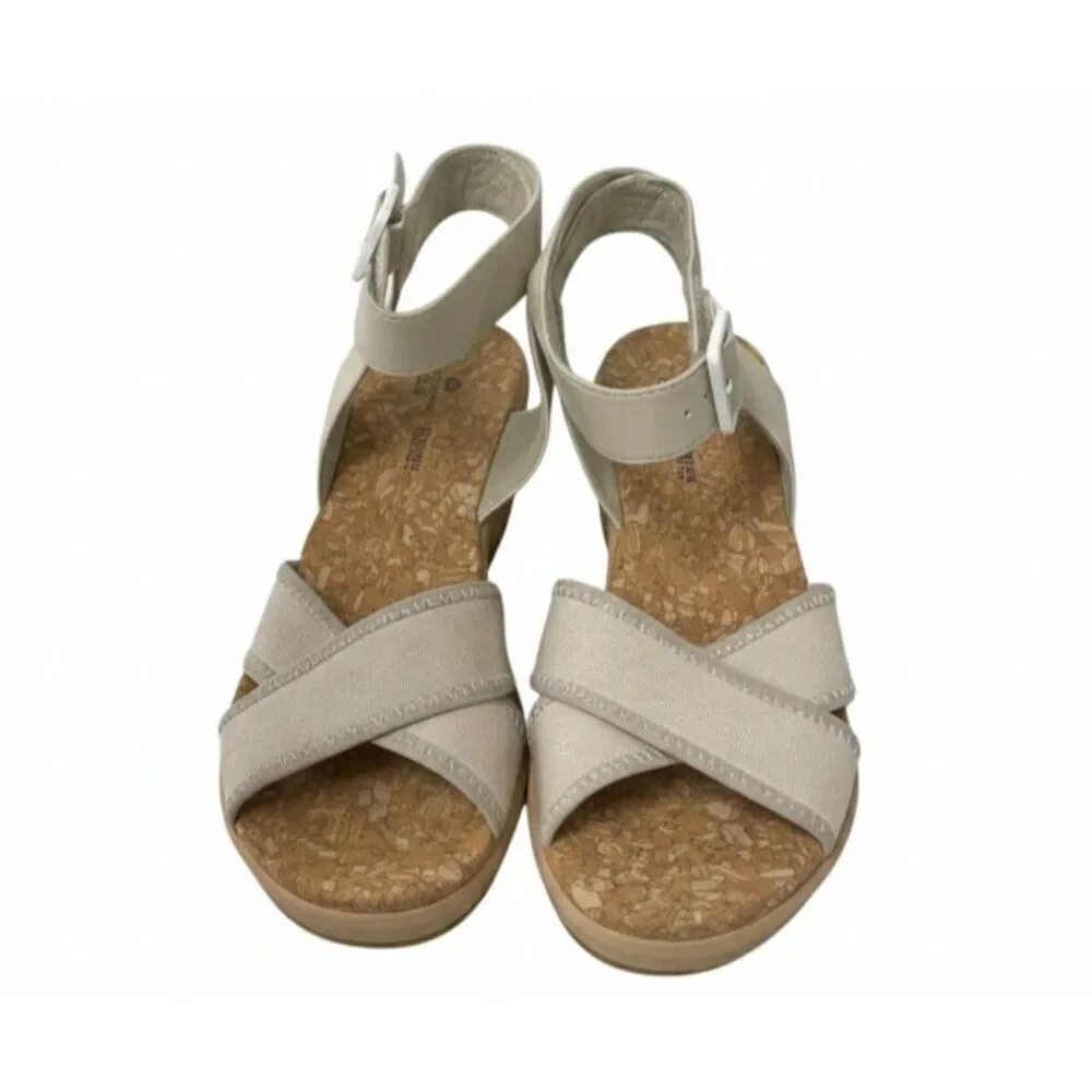 Cloudsteppers By Clarks Womens Sandals Sz 7 Slingback White Wedbes New wo box